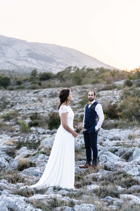 Photo de couple marié dans les montagnes Valbonne